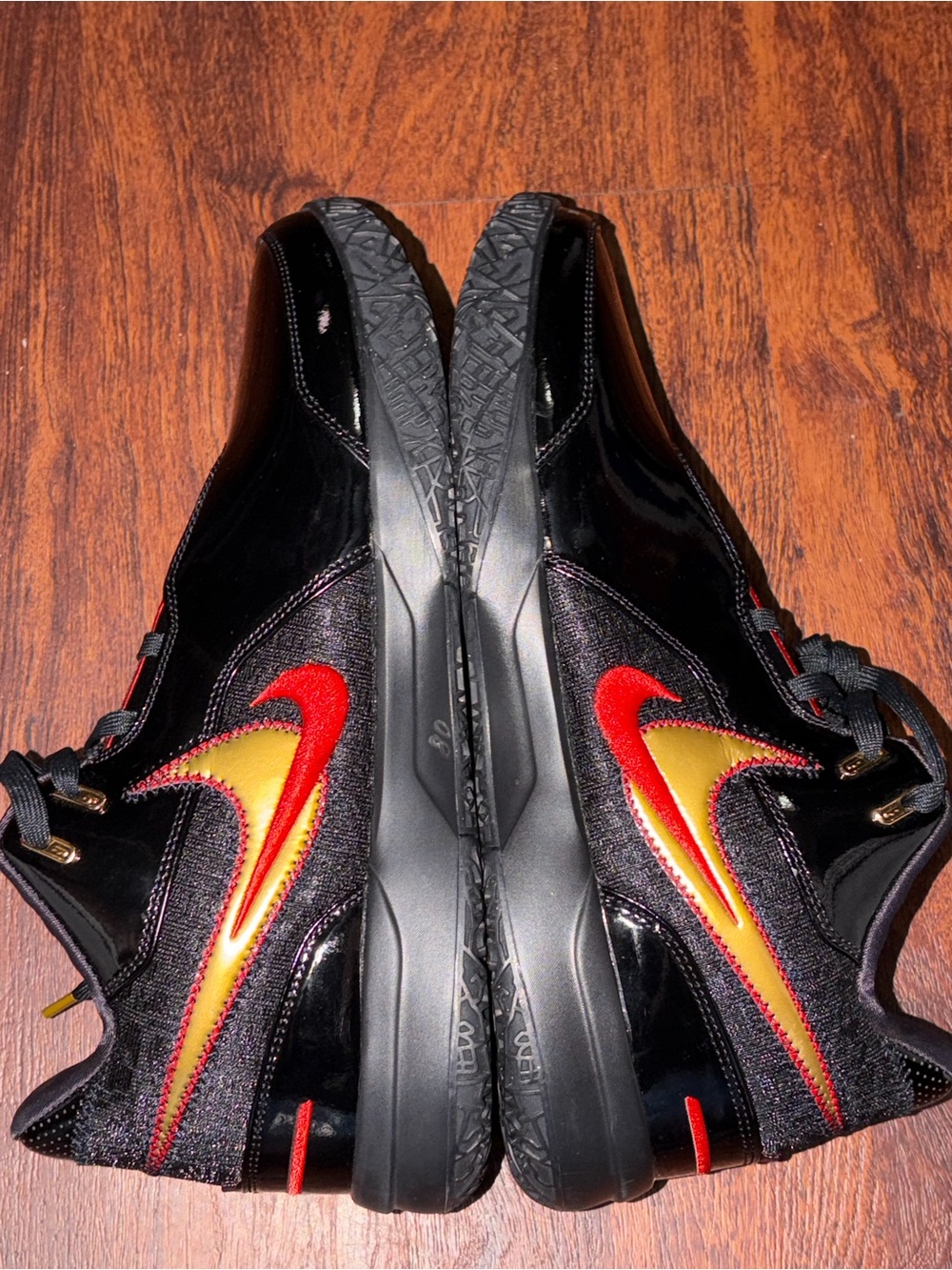 LeBron basketball shoes by Nike - Picture 11 of 13
